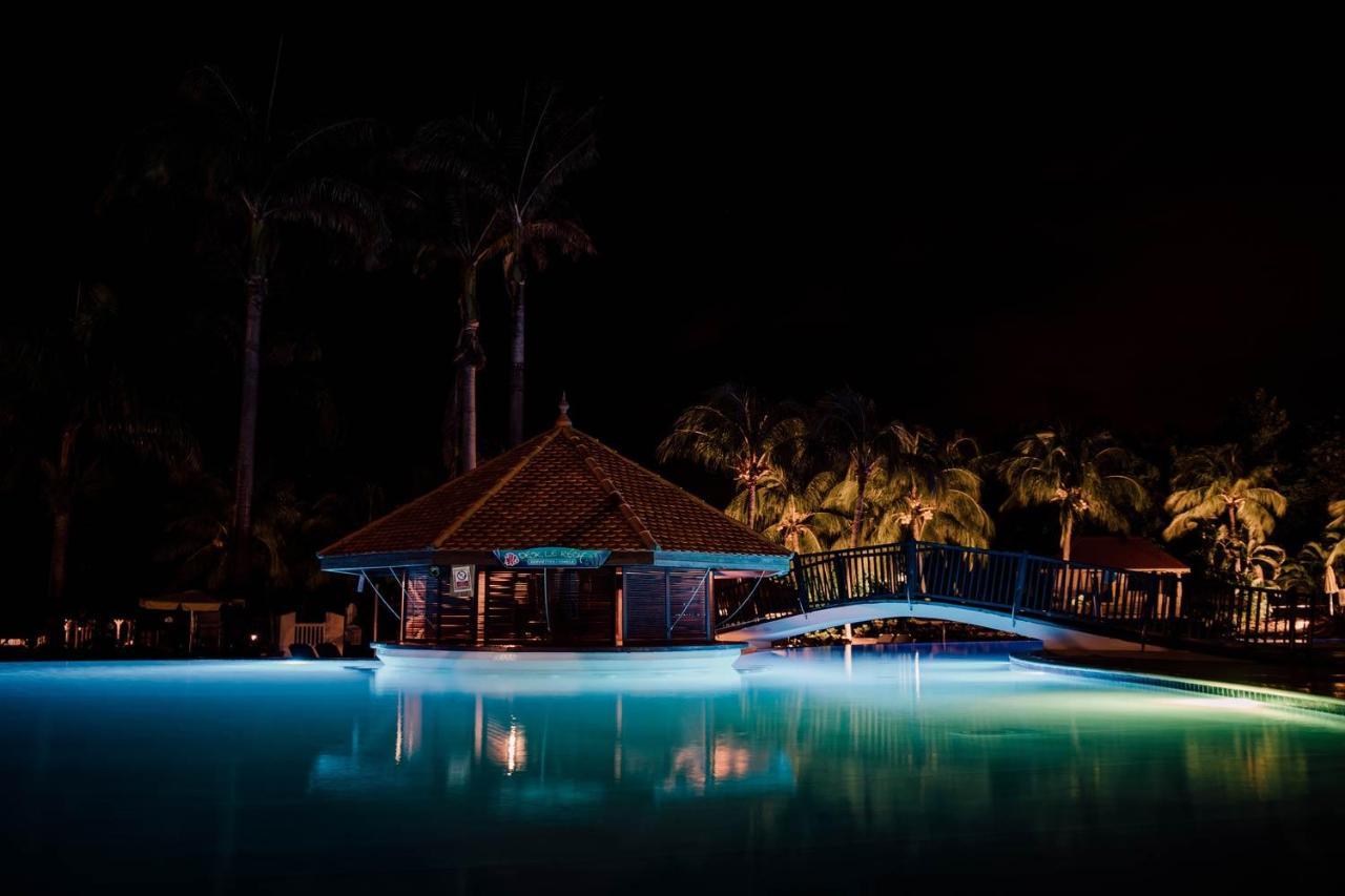 Au Beau Village Studio Avec Piscine Magnifique Sainte-Luce Bagian luar foto