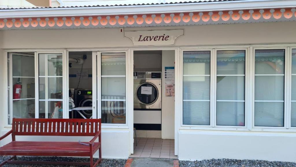 Au Beau Village Studio Avec Piscine Magnifique Sainte-Luce Bagian luar foto